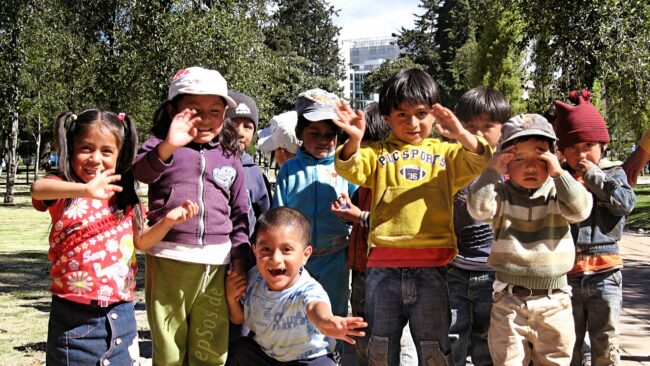 Happy_Children_Playing_Kids